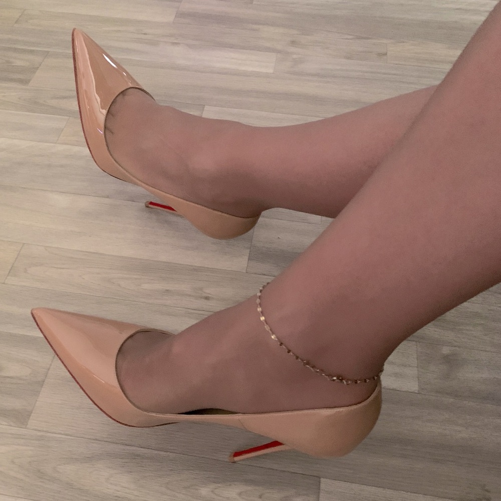 Used in Great Condition Christian Louboutin‘s So Kate Patent Nude Size 41 - Picture 14 of 14